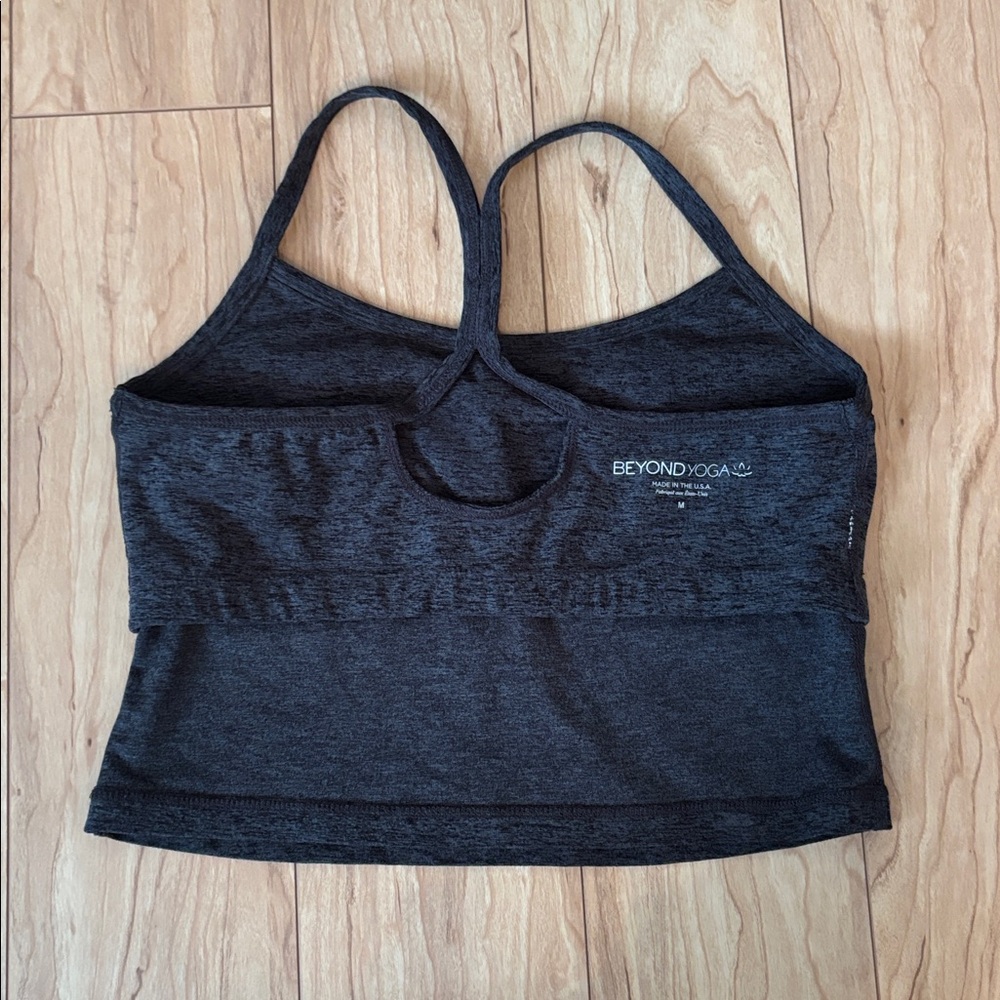 Beyond Yoga Charcoal Racerback Crop Tank with built-in bra, M - Picture 4 of 6